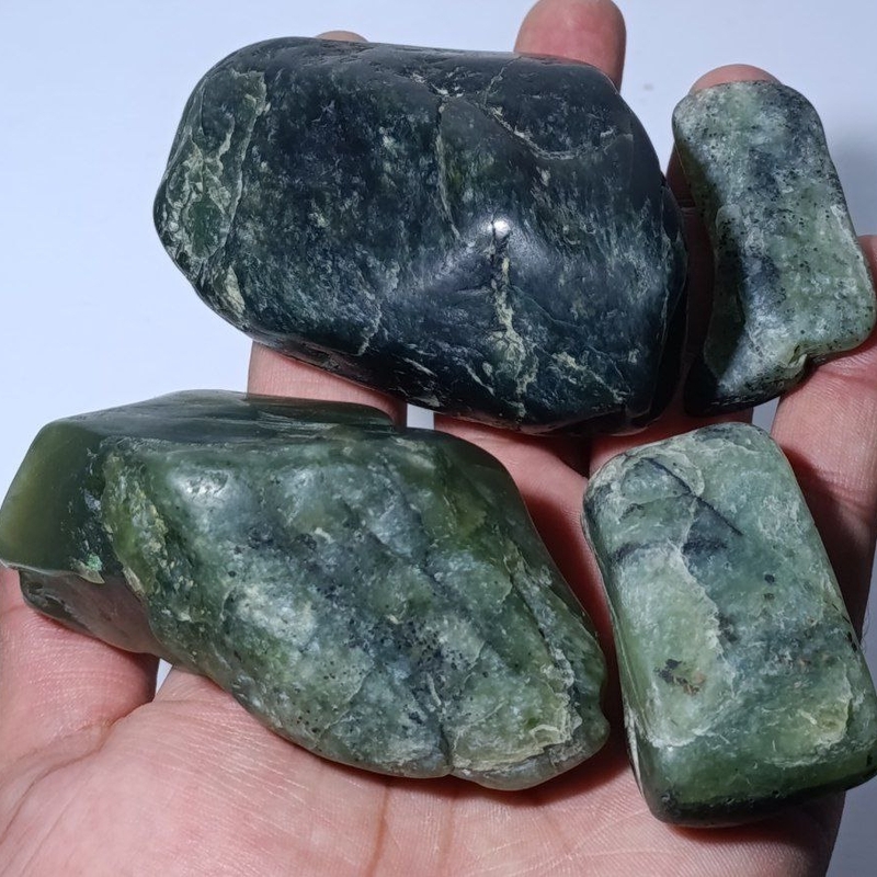 بارخانه بارخانه ۴ عددی سنگ راف پولیش خورده یشم شاهمقصودی افغان طبیعی اصل کد 999629 بارخانه بارخانه ۴ عددی سنگ راف پولیش خورده یشم شاهمقصودی افغان طبیعی اصل کد 999629